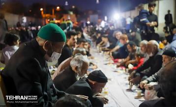 توزیع ۷۰۰۰ بسته افطاری ساده در ۳ محله منطقه۱۶