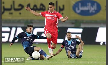 دیدار تیم های فوتبال پرسپولیس و پیکان 23