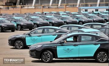 آیین ورود ۱۰۰۰ دستگاه تاکسی برقی به ناوگان حمل و نقل عمومی شهر تهران 30