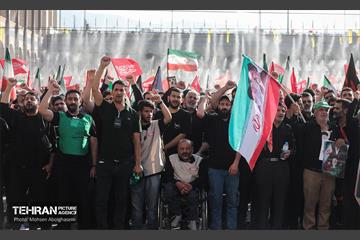 اقامه نماز بر پیکر آقای شهید ایران - 1 64