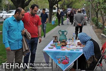 نوروزگاه هنر در پیاده‌راه بلوار کشاورز 32