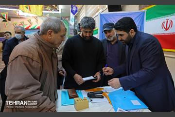 قرار خدمت؛ دیدار مردمی شهردار تهران در مسجد جامع باغ فیض 11