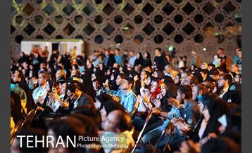 اجتماع بزرگ جوانان شهر تهران در میدان امام حسین(ع) 17