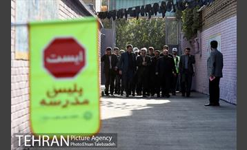 نواختن زنگ آغاز سال تحصیلی توسط دکتر حسن رباطی 2