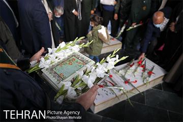 رونمایی از مقبره شهدای گمنام بوستان 22 بهمن 37