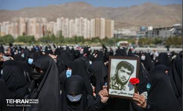 مراسم تشییع و خاکسپاری دوشهید گمنام دفاع مقدس در دریاچه چیتگر 71