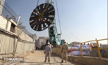 مونتاژ قطعه اصلی دومین دستگاه TBM خط 10 34