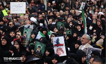 تشییع پیکر ۱۰۰ شهید مردمی و مدافع امنیت در تهران - 1 46