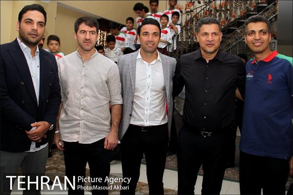 خداحافظی جواد نکونام از فوتبال 13