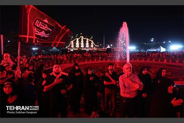 آئین بدرقه زائران اربعین در میدان آزادی 5