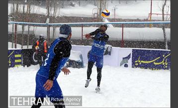 نخستین دوره مسابقات بین‌المللی «والیبال برفی» در پیست دیزین