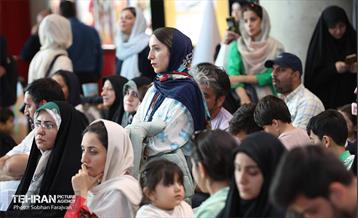 مراسم رونمایی از کتاب «خسته نیستم» 8