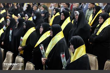 آیین تجلیل از 110 مادر و همسر شهید منطقه 20 15