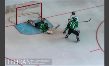 مسابقات هاکی رو یخ 12