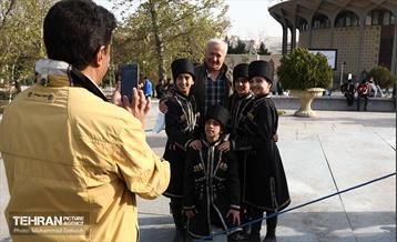 اجرای کارناوال نوروزی لبخند بهار در بوستان دانشجو 8