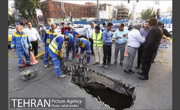 فرونشست زمین در خیابان 17شهریور 8