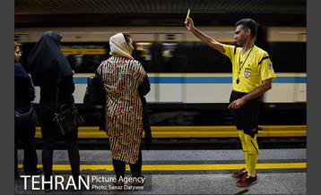 پرفورمنس داوران فوتبال در ایستگاه هفت تیر 38