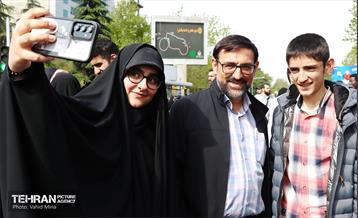 خدمت‌رسانی مواکب منطقه11 به نمازگزاران عید سعید فطر 12