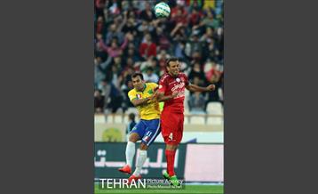 دیدار پرسپولیس و صنعت نفت آبادان در لیگ برتر فوتبال 12