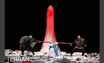 نمایش مروارید‎ 18