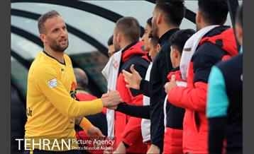 دیدار تیم‌های فوتبال پرسپولیس - پارس جنوبی 3