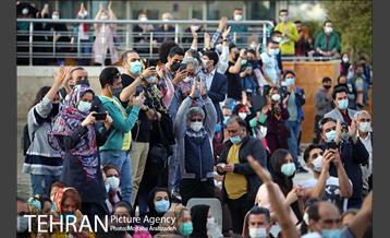 اجرای گروه موسیقی لیان در برج میلاد 6