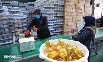 دومین مرحله از طرح اهداء بسته های معیشتی به پاکبانان 16