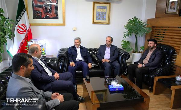 بازدید مدیر اداره کل سرمایه انسانی از سازمان زیباسازی 23
