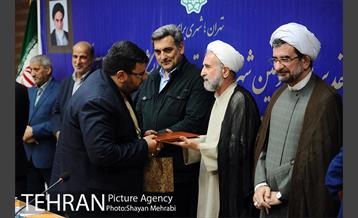 تجلیل شهردار تهران از دست اندرکاران غرفه شهرداری تهران در نمایشگاه قرآن  41