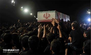 تشیع شهید پلیس در هیأت رایة العباس(ع) 12