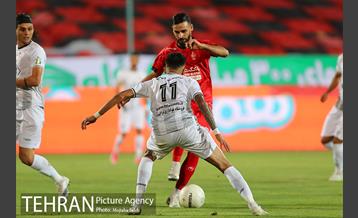 دیدار تیم های فوتبال پرسپولیس و تراکتور تبریز 4