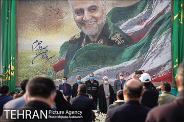 رونمایی از طرح هنری شهید سردار سلیمانی 16