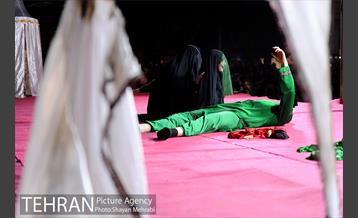 اجرای تغزیه اباعبدالله الحسین در میدان ولیعصر(عج) 26