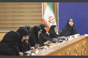 ضیافت افطار با بانوان نخبه شهر تهران 16