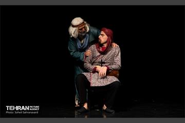نمایش «سیب، فانوس، کشتی» 22