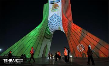 اکران ویدئو مپینگ روز ملی مکزیک 12