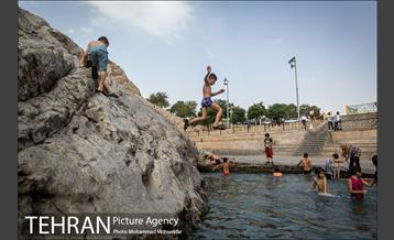 آبتنی تابستانی در چشمه علی 5