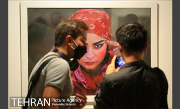 نمایش عکس «زیبایی در جنگ» 5