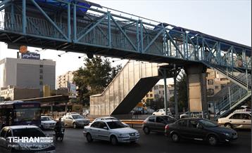 بازدید مدیرکل حوزه شهردار تهران از پروژه پل‌های مکانیزه عابرپیاده 28