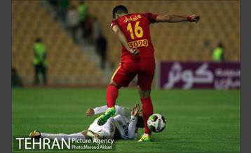 دیدار نقت تهران و پرسپولیس تهران در لیگ برتر فوتبال 2