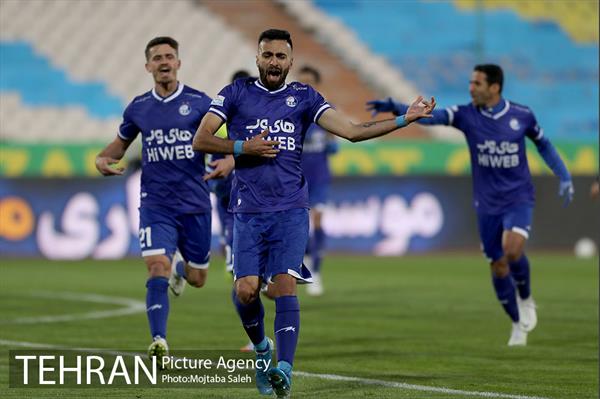 دیدار تیم‌های فوتبال استقلال و آلومینیوم اراک  15