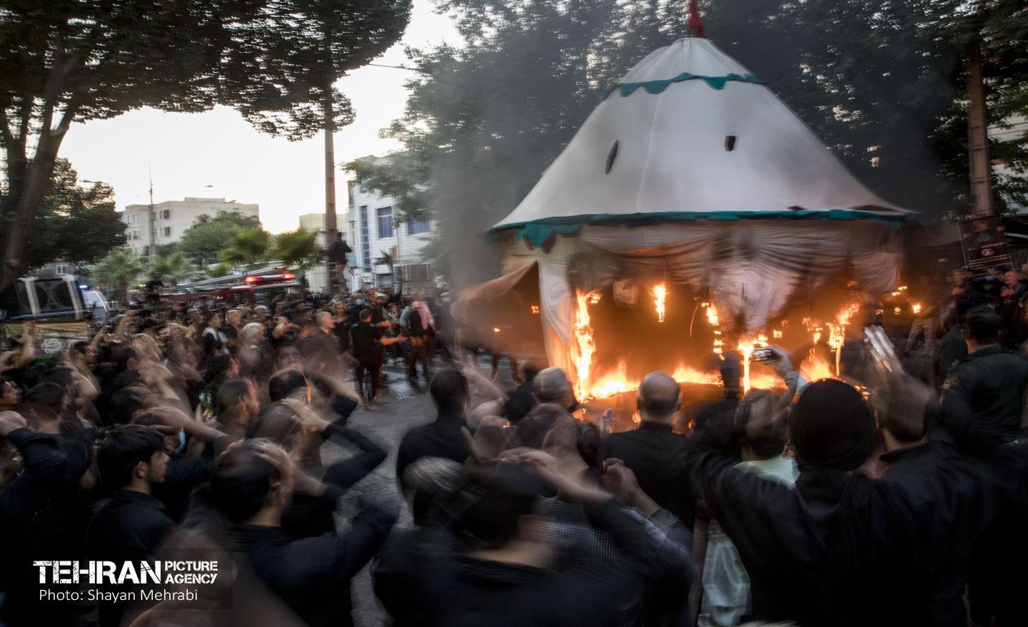 خیمه سوزان غروب عاشورا 24