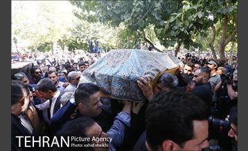 مراسم تشییع پیکر عزت الله انتظامی 33