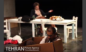 نمایش سه خواهر‎ 20