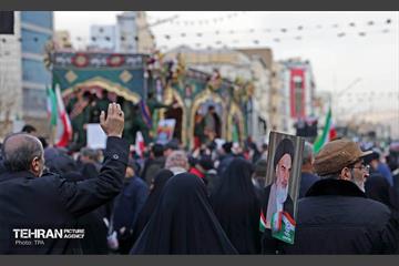 تشییع پیکر ۱۰۰ شهید مردمی و مدافع امنیت در تهران - 1 14