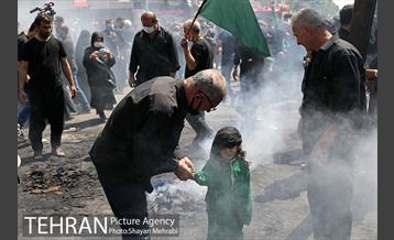 عزاداری ظهر عاشورای حسینی در چهار راه گلوبندک 32