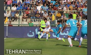 دیدار پیکان و استقلال در لیگ برتر فوتبال 11