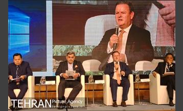 حضور پیروز حناچی شهردار تهران و هیات همراه در وین