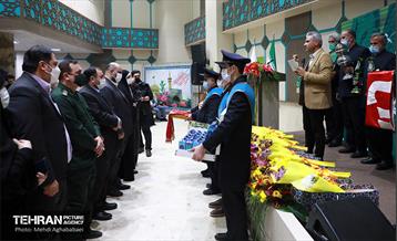 تجلیل و تکریم مادران شهید در منطقه هشت  11