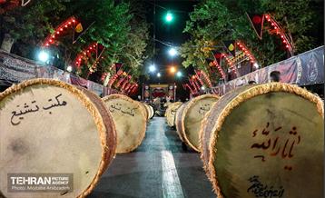 رژه‌ی شاه حسین گویان مکتب تشیع 28